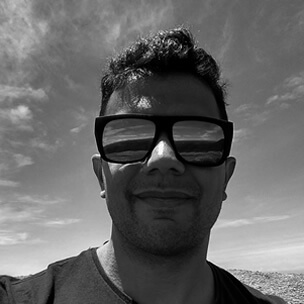 <p>Designer gráfico e desenhista industrial. Quando não está trabalhando, aproveita a vida de
maneira mais leve sendo violeiro, forrozeiro e cinéfilo.</p> equipe