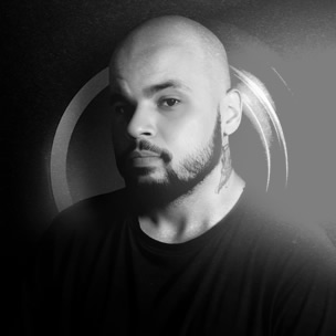 <p>Fascinado por arte desde pequeno e grande fã de videogames, k-pop e cultura geek em geral. Transformar arte em boa comunicação tem sido meu maior hobby.</p> equipe