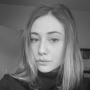 <p>Profissional da área de Marketing, apaixonada por comunicação, estratégias e boas histórias. Gosto de séries, livros e filmes, e
acredito que criatividade e dados juntos constroem resultados de verdade. Estou sempre em busca de aprender e evoluir.</p> equipe