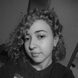 <p>Publicitária que encontrou na redação a melhor forma de se comunicar, e escrever se
tornou um refúgio para mim. Também sou apaixonada pelos meus pets, assistir filmes, séries, ler e viajar, não necessariamente nessa ordem.</p> equipe